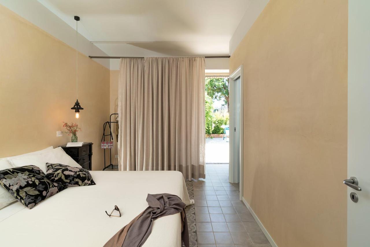 Suasor Villa อาชิเรอาเล ภายนอก รูปภาพ